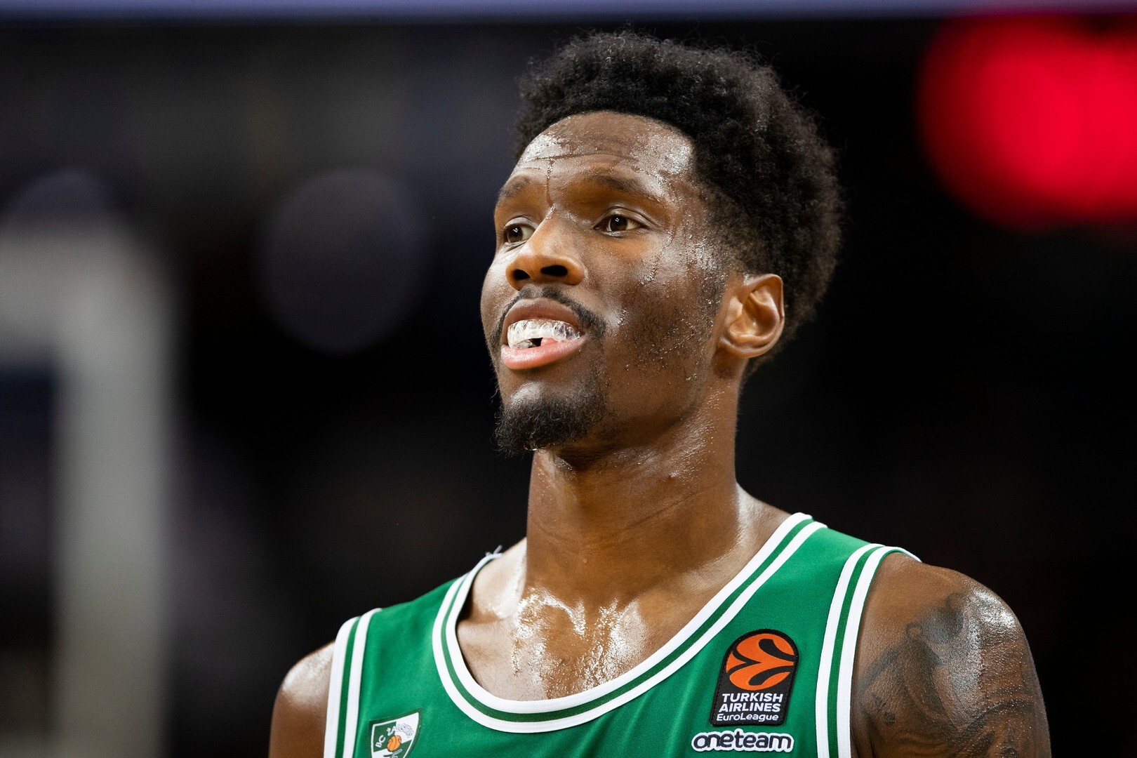 Panathinaikos tekent de Amerikaanse ster Nigel Hayes-Davis, de derde best betaalde speler in EuroLea