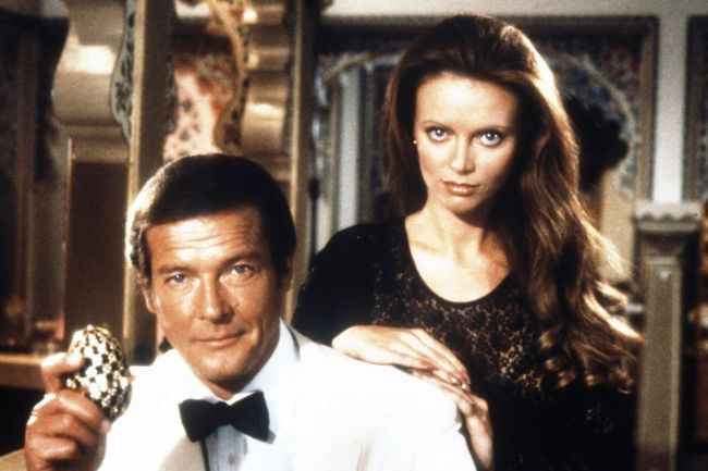 Sir Roger Moore's James Bond items to be auctioned off