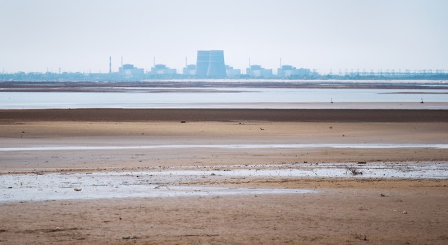 Zelensky waarschuwt voor "bedreiging voor iedereen" na stroomstoring in kerncentrale Zaporizja