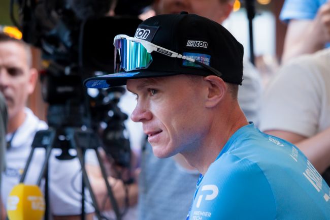 Chris Froome overgevlogen naar het ziekenhuis nadat hij tijdens de training was overreden