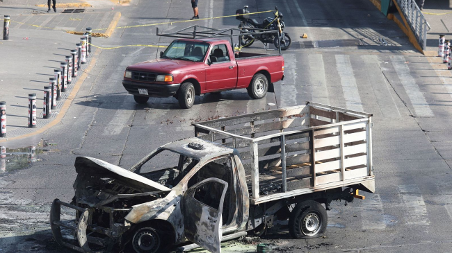 Geweld nadat Mexicaanse veiligheidsdiensten een van 's werelds meest gezochte drugshandelaars hebben gedood