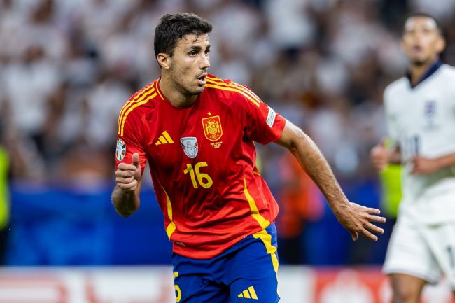 De aanvoerders van Spanje, Rodri en Carvajal, keren terug naar de ploeg na lange blessures