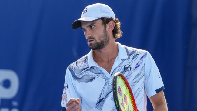 Vacherot zegeviert in nevenduel in Shanghai: Van nummer 204 op 40 van de wereld