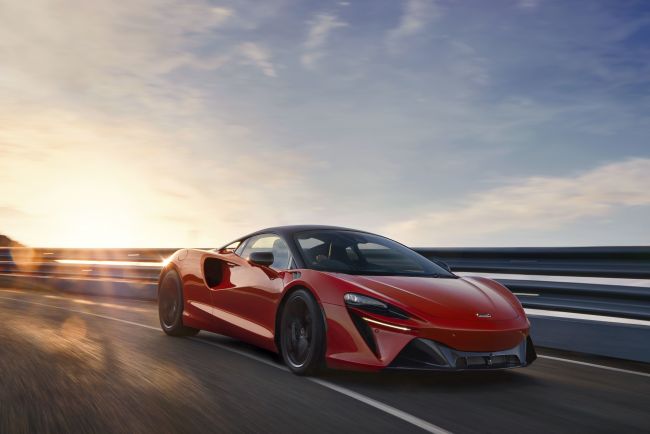 McLaren fights back against EV movement with promise of more V8 hybrids