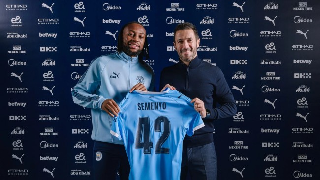 Antoine Semenyo aangekondigd als nieuwe aanwinst door Manchester City: "Een echt voorrecht om hier te zijn"