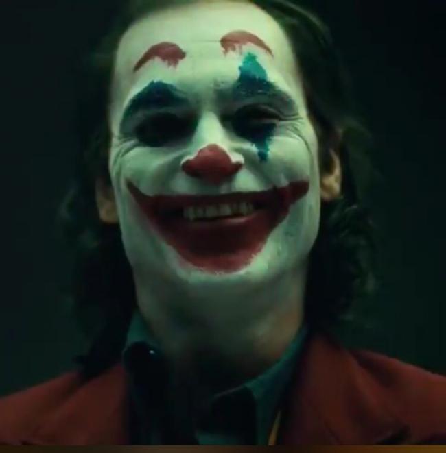Joaquin Phoenix's Joker te zien in eerste filmtrailer Gamereactor Joaquin Phoenix's Joker te zien in eerste filmtrailer Gamereactor