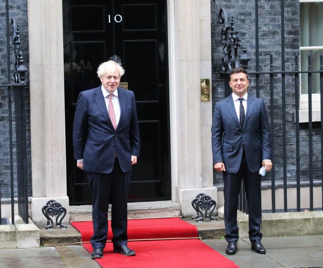 Zelensky verwerpt beweringen dat Boris Johnson vredesakkoord heeft voorkomen