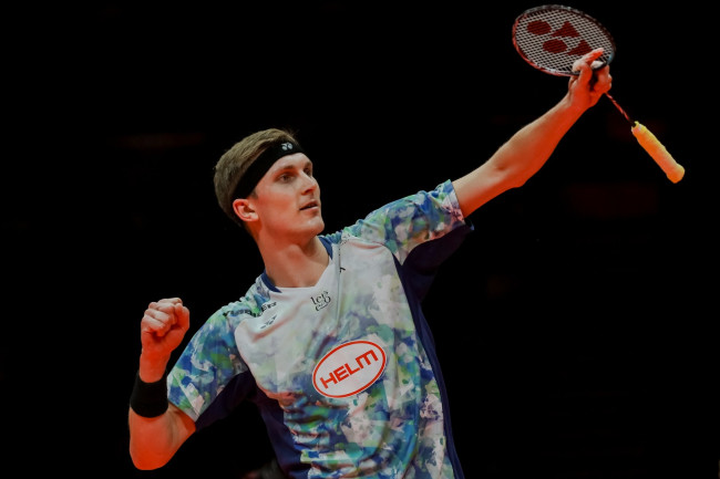 De Deense badmintonlegende Viktor Axelsen stopt vanwege terugkerende rugproblemen, nadat hij bijna alles heeft gewonnen