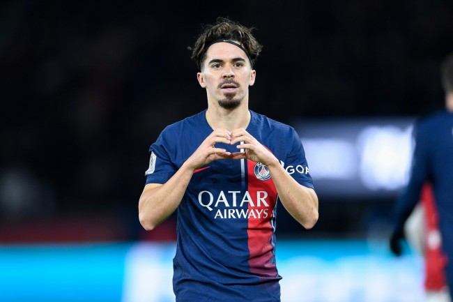 Het verlies van PSG tegen Lyon betekent dat de titelstrijd in de Ligue 1 met Lens nog steeds volledig open is