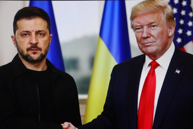 Zelensky: Trump wil dat Oekraïne zich terugtrekt uit Donbas en een "vrije economische zone" vormt
