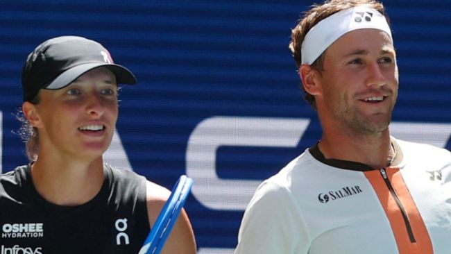 US Open gemengd dubbelspel: Alcaraz/Raducanu uitgeschakeld, Draper/Pegula en Swiatek/Ruud in halve finale