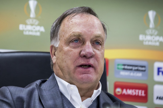 Curaçao-manager Dick Advocaat neemt vier maanden voor zijn WK-debuut ontslag