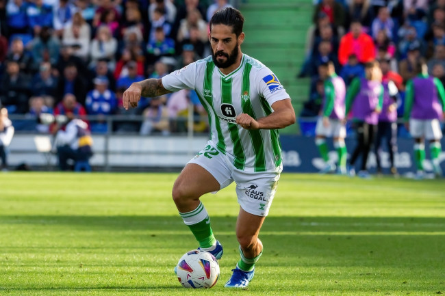 Isco staat weer in de selectie voor Betis op tijd voor de Europa League-wedstrijd, voor het eerst sinds november