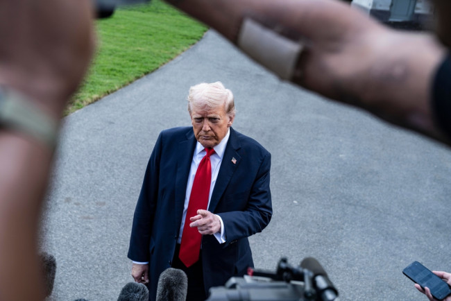 Trumps nieuwe wereldwijde tarief van 10% treedt in werking