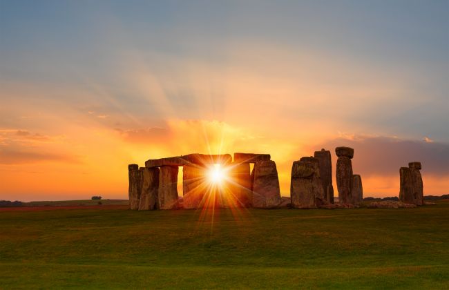 Archeologen denken dat ze een oudere versie van Stonehenge hebben gevonden, drie mijl van de bestaande vindplaats verwijderd